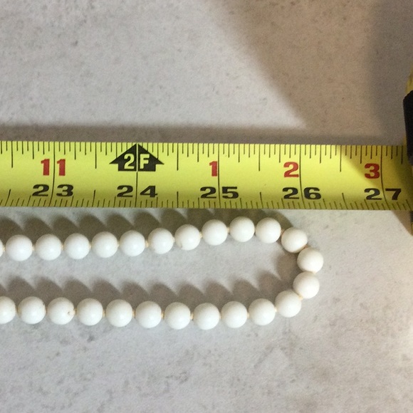 26” white round bead necklace - Picture 4 of 5